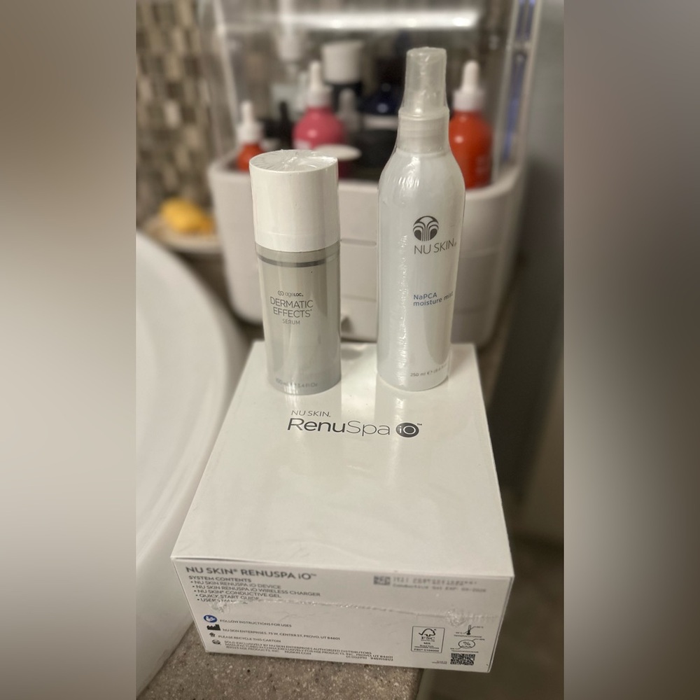 NEW IN BOX NuSkin RenuSpa iO